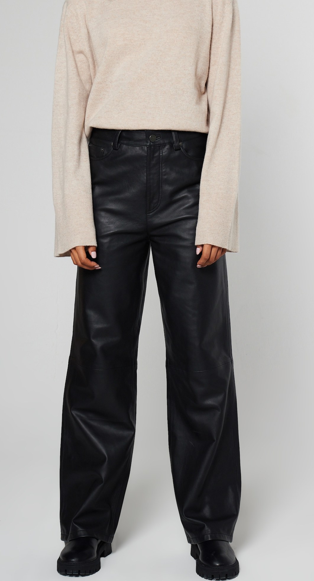 Aligne Kalhoty černá